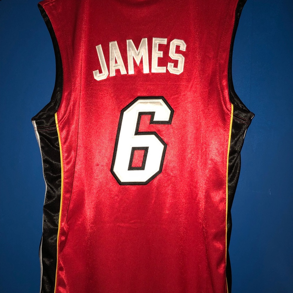 MIAMI LEBRON JAMES JERSEY #6 NWT
